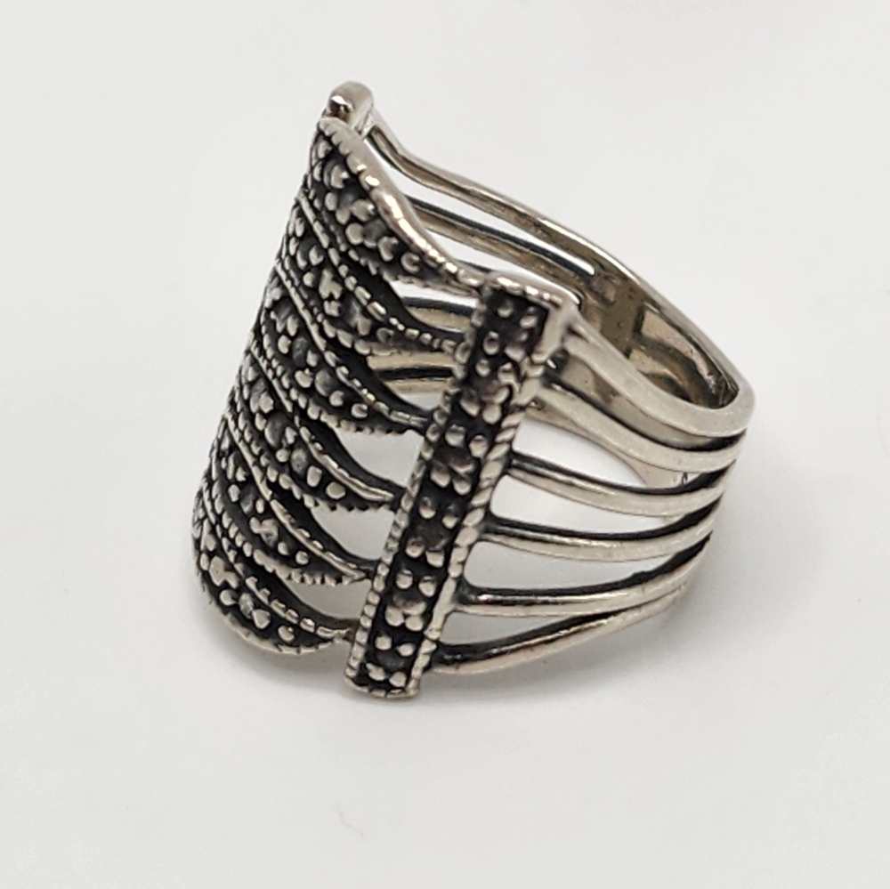 925 sterling silver Marcasites ring.  Beautiful detail.  Size 6 Statement Chunky